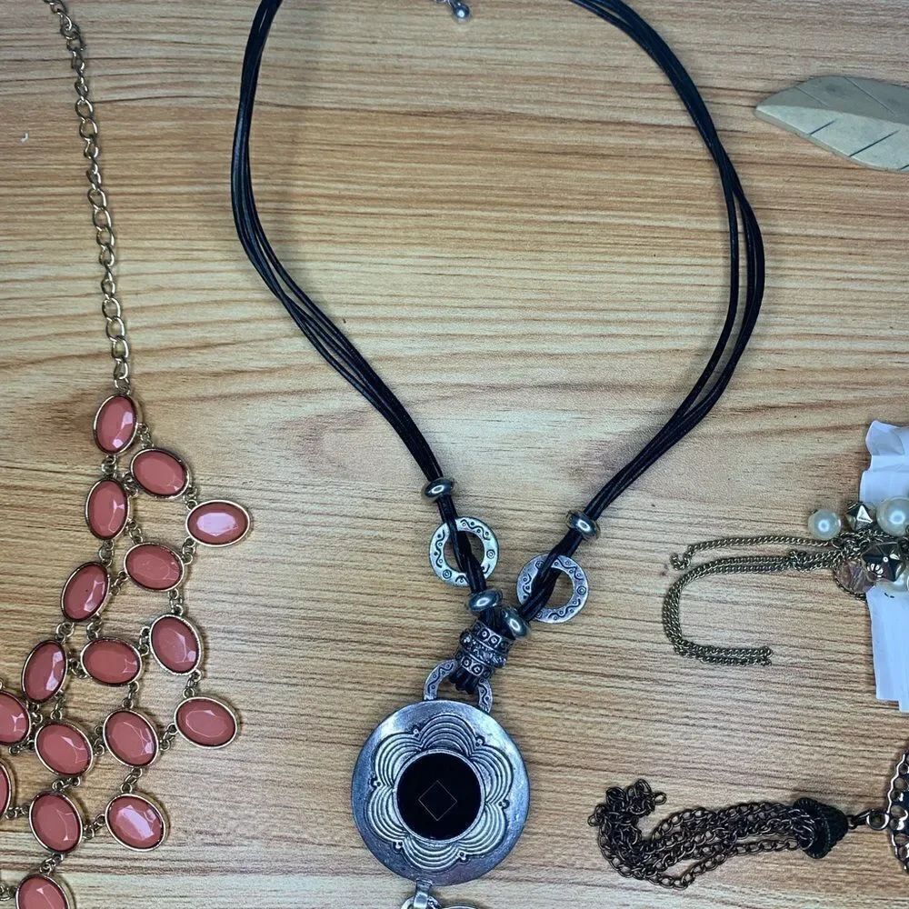 Necklace Bundle  - Picture 3 of 8